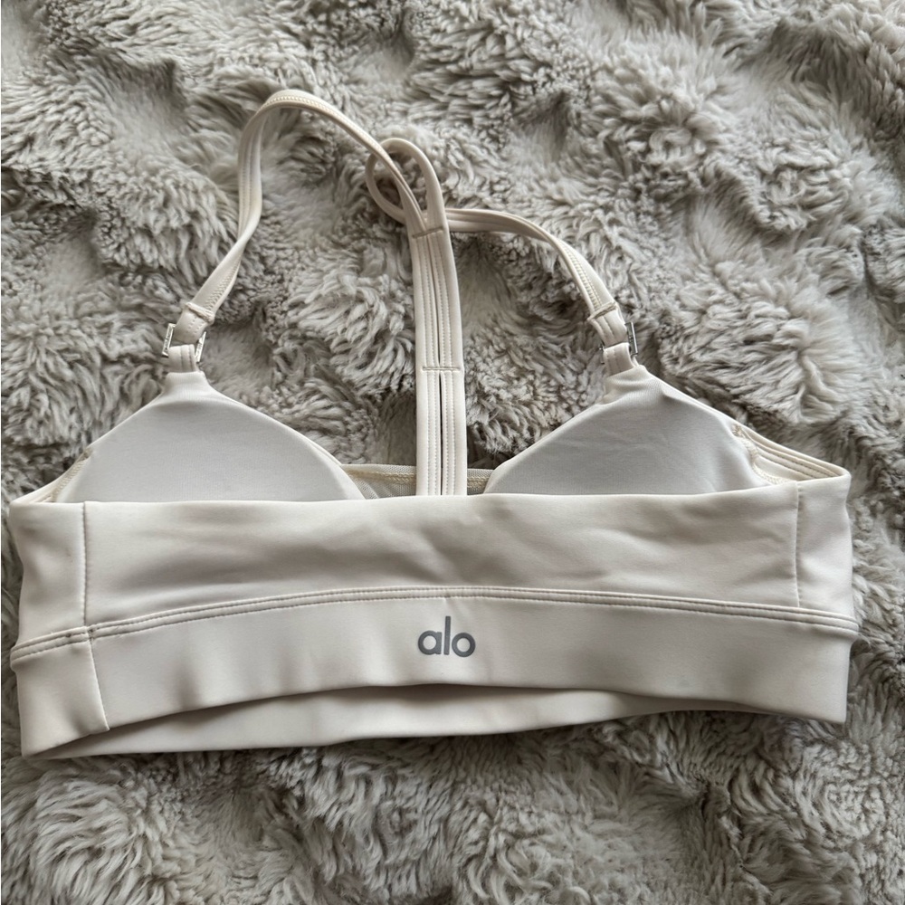 ALO Yoga Women's Beige Sports Bra